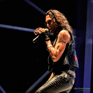 Ratt Frontman Stephen Pearcy To Release New Album, Signs New Record Deal