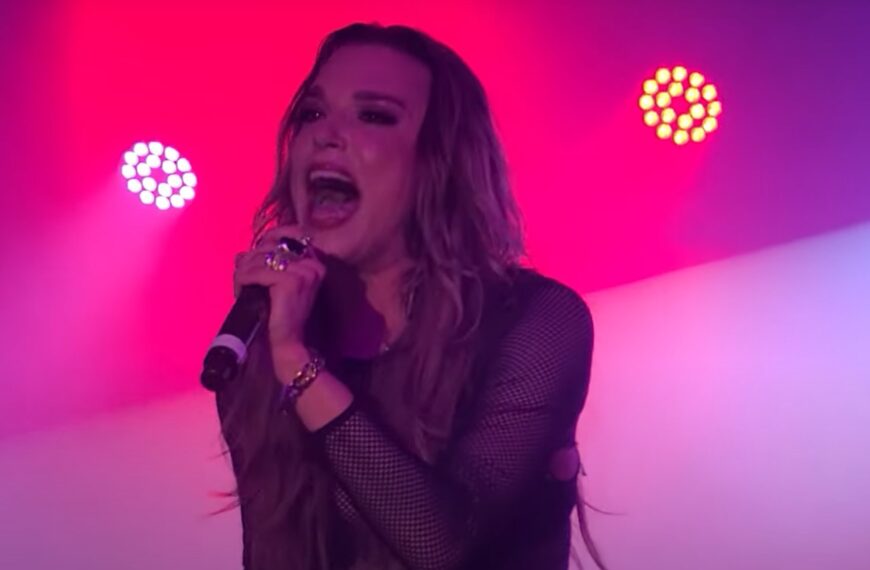 Watch Lzzy Hale Perform With Skid Row For The First Time