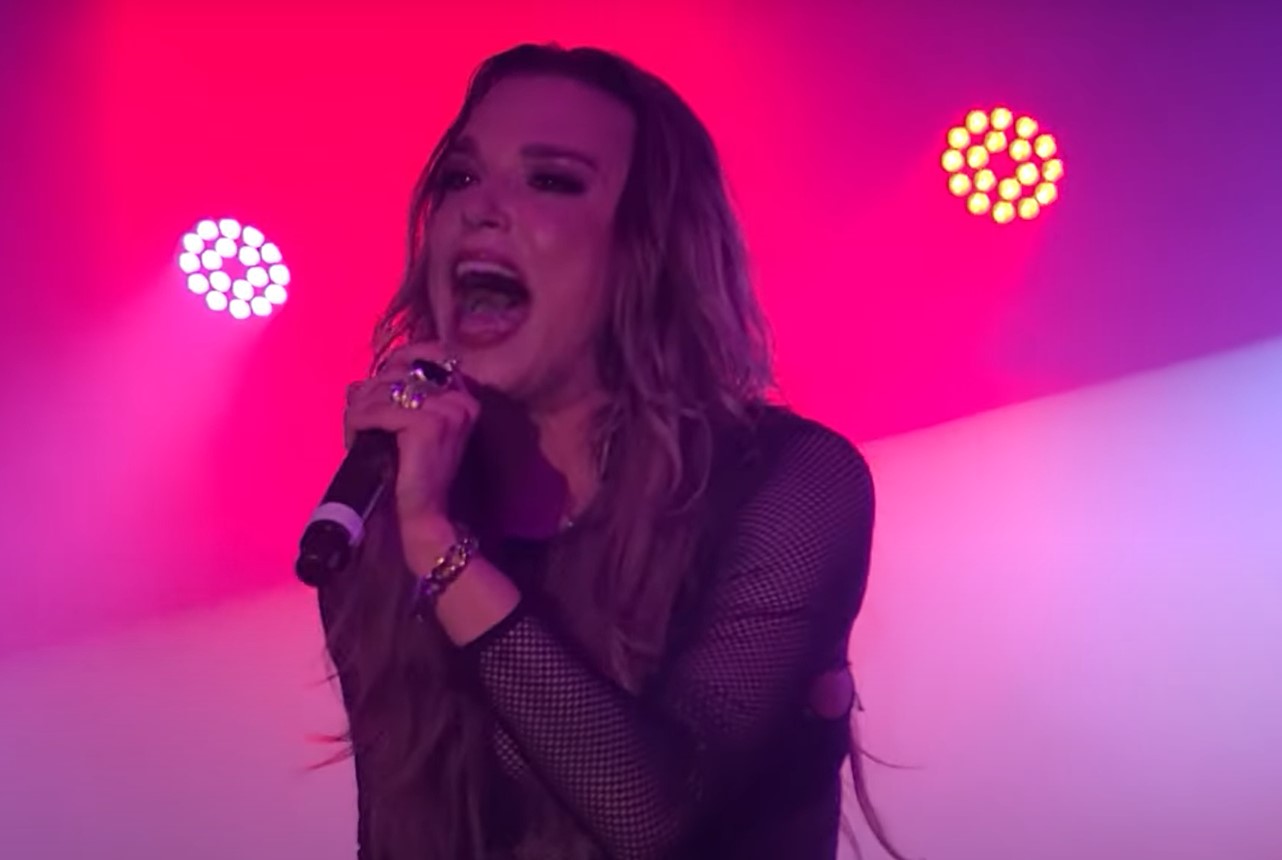 Watch Lzzy Hale Perform With Skid Row For The First Time