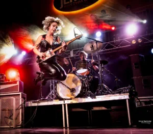 Blues Rocker Samantha Fish, Announces Shake 'Em Down Tour With Cedric Burnside And Jon Spencer