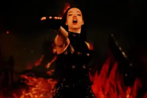 Arch Enemy New Singer Debuts In Video