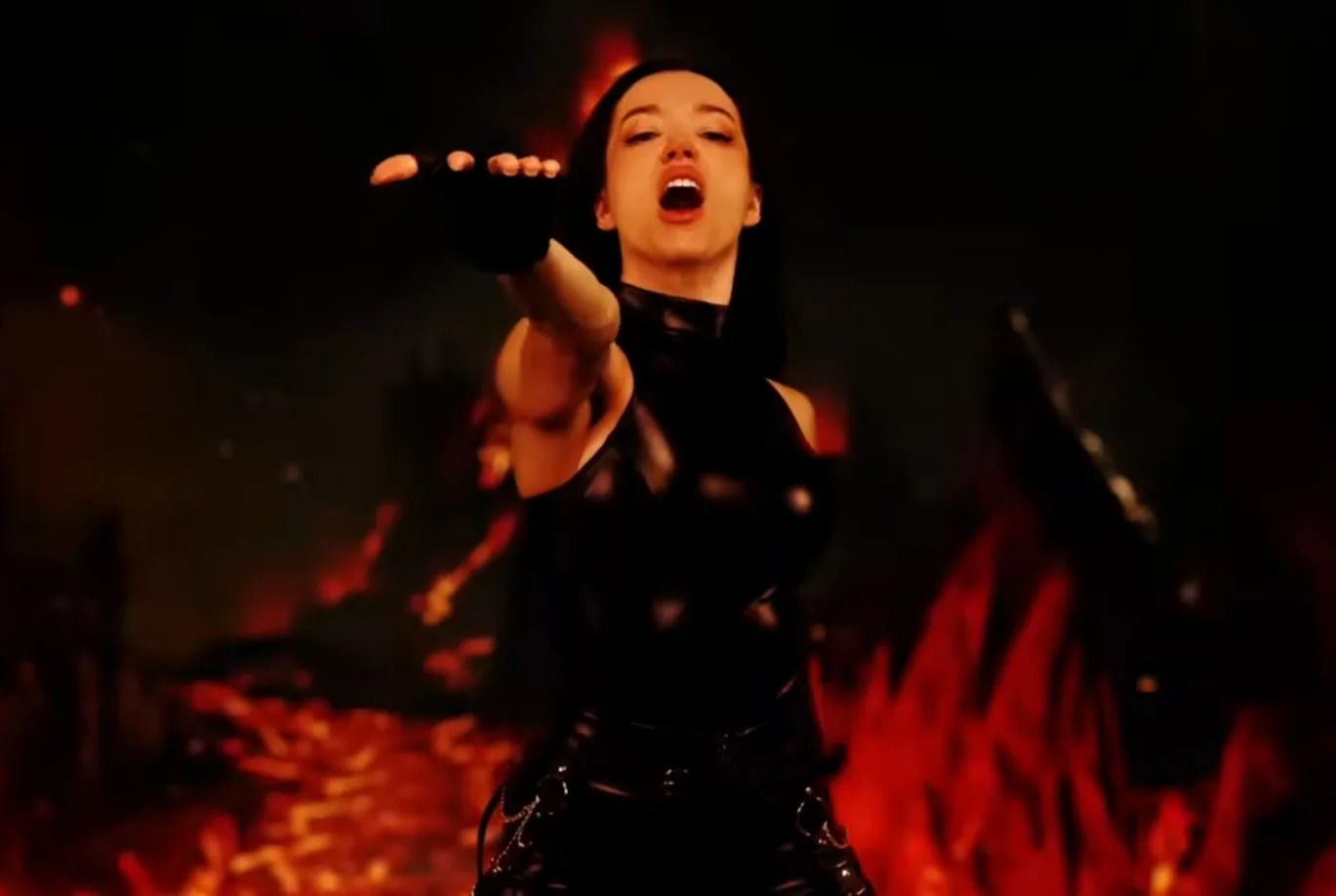 Arch Enemy New Singer Debuts In Video