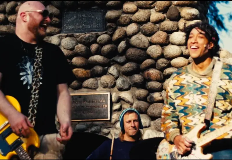 The Colourflies Release “Shake Me” Video